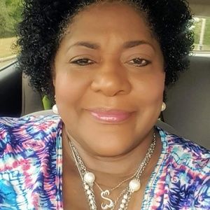 Meet your Posher, Cynthia